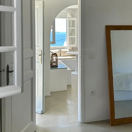 Blue And White Mykonos Διαμέρισμα *